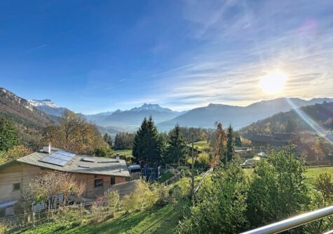 Magnifique villa d&rsquo;architecte avec magnifique vue panoramique sur la plaine